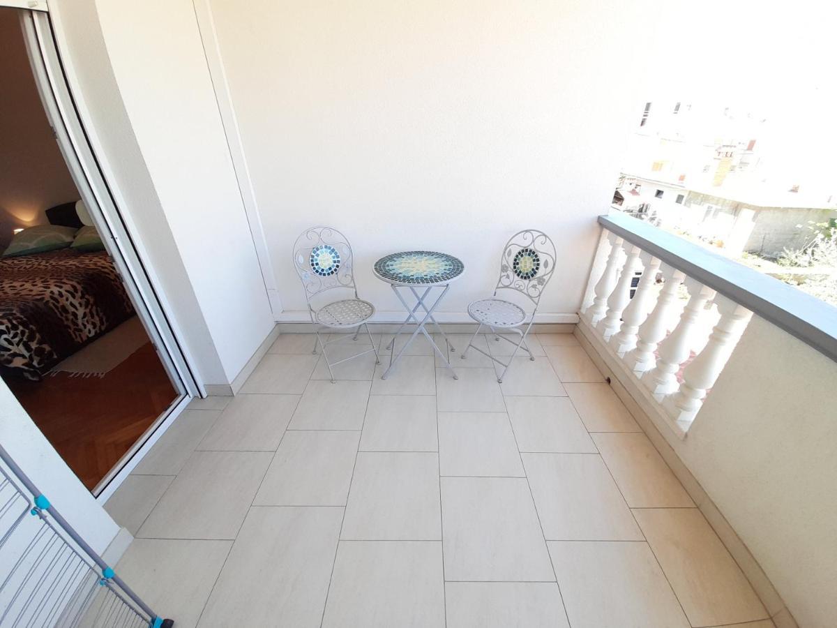 Perica Apartment And Perica Room With Separate Entrance Zadar Exterior photo