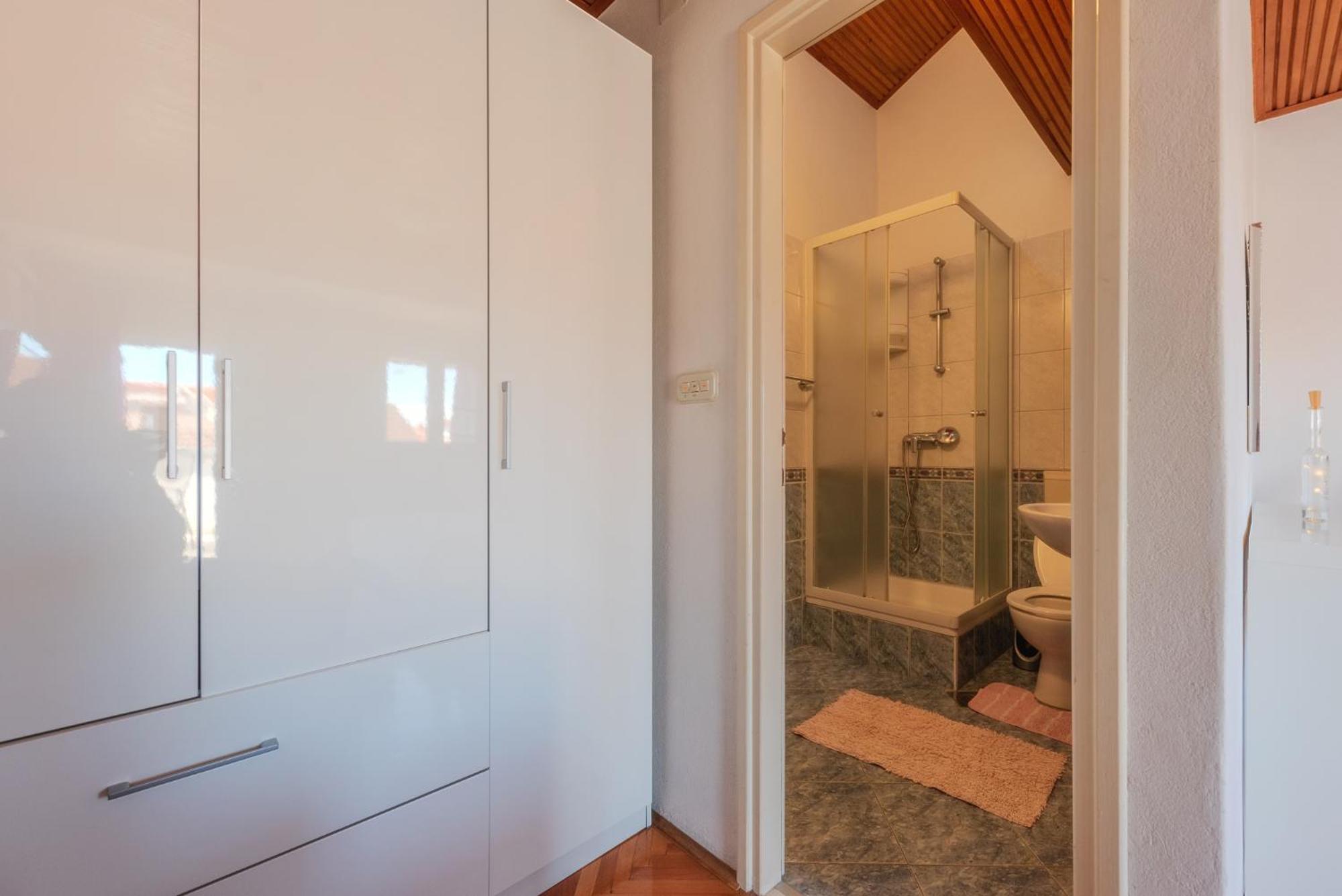 Perica Apartment And Perica Room With Separate Entrance Zadar Exterior photo
